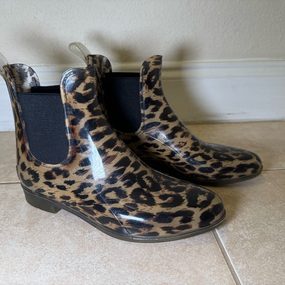 J. Crew Leopard Print Chelsea Rain Boots - Picture 2 of 8